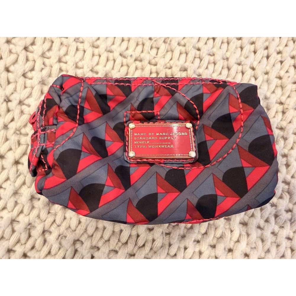 Marc by Marc Jacobs Quilted Cosmetic Case Geometric Print Red Gray‎